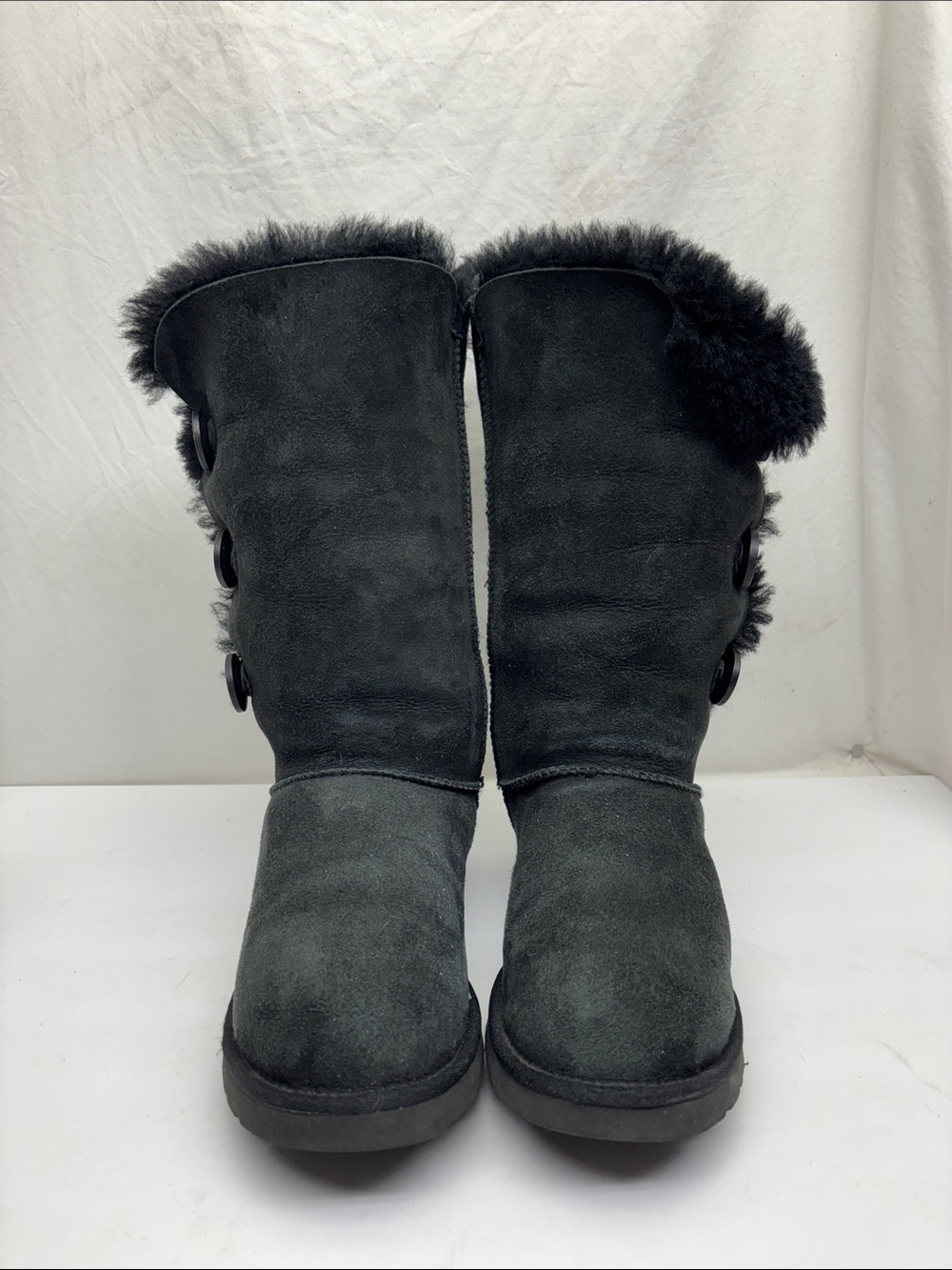 UGG Bailey Button Boots, size 7, box 75